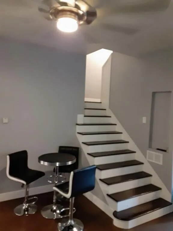 Building Photo - 684 E 400 N