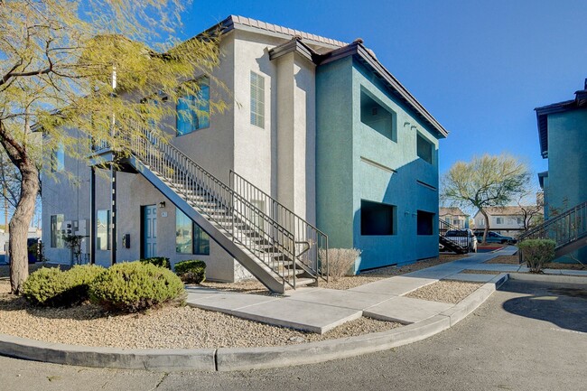 Building Photo - SAE-Sandpointe