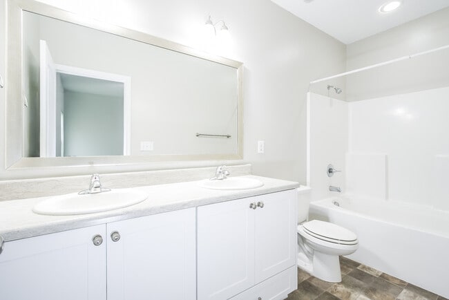 Building Photo - Spacious 4 Bedroom Home in Grovetown	, GA