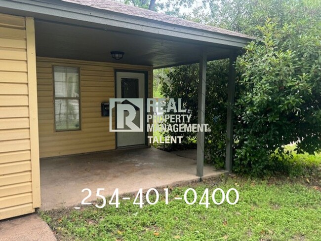 Building Photo - NOW AVAILABLE 3 Bedroom, 2 Bathroom Home f...