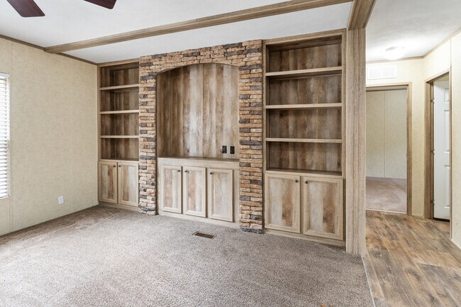 Building Photo - 204 Wildflower Drive