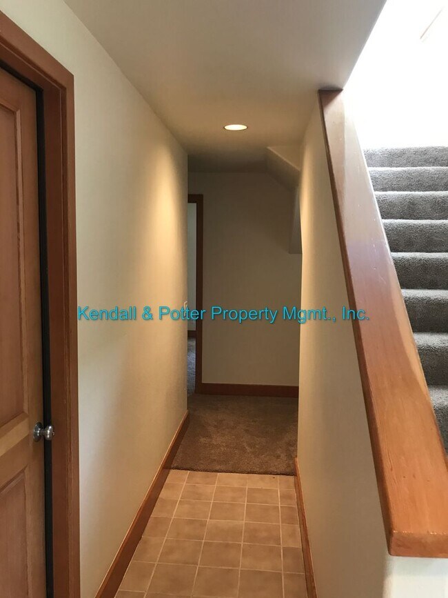 Building Photo - Unique Yacht Harbor 3bed/2bath Home with S...