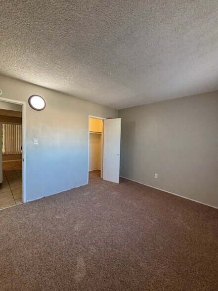 Building Photo - 518 N Anna Dr