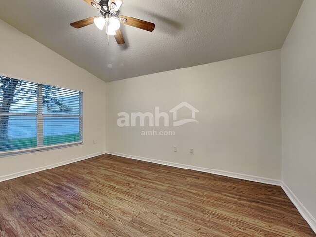 Building Photo - 197 Thornbury Dr