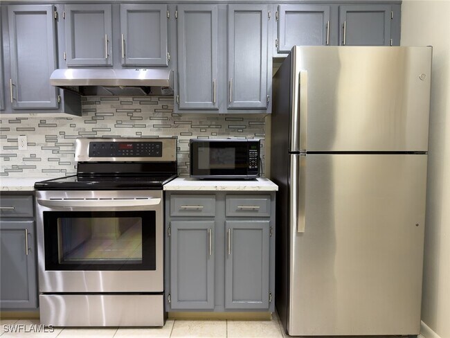 Building Photo - 1801 Courtyard Way