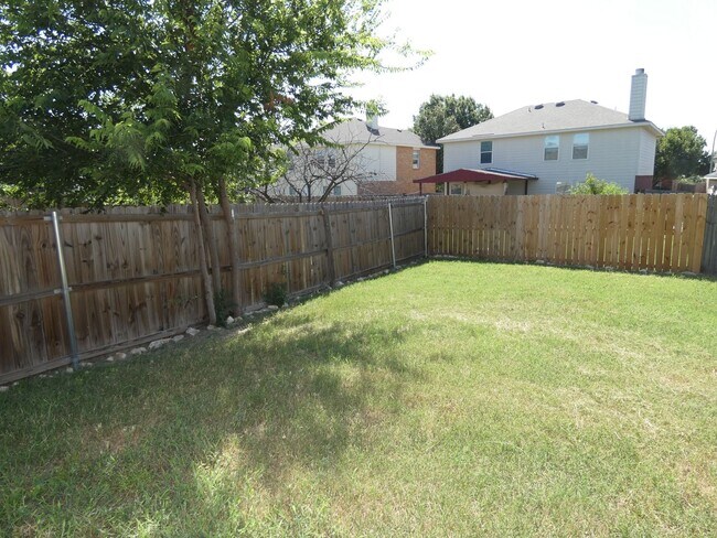Building Photo - 6920 Meadow Way Ln