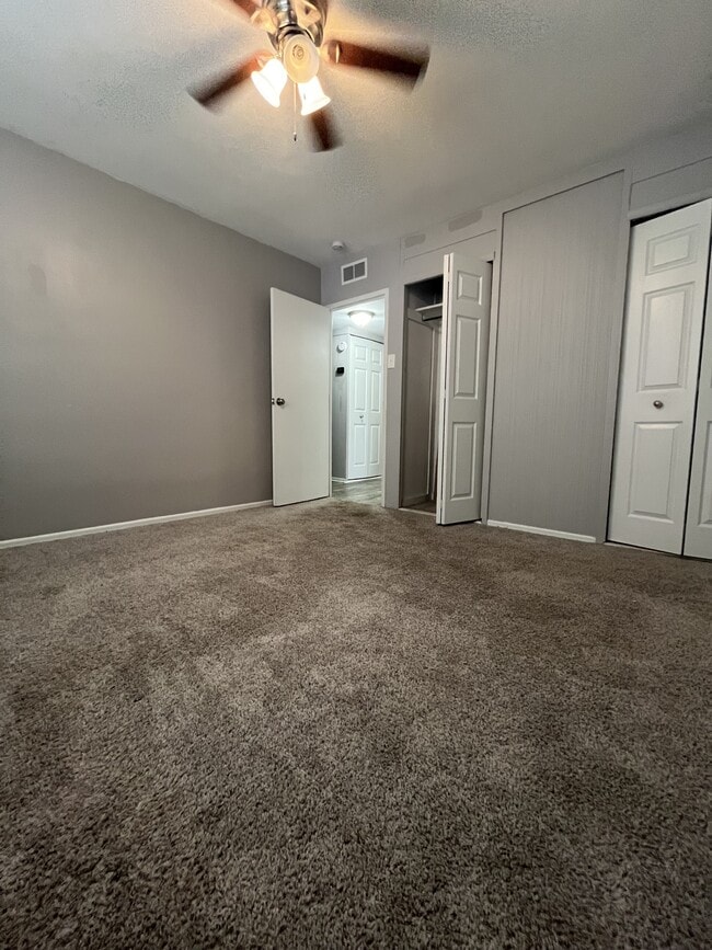 Building Photo - 4200 Shirley Dr