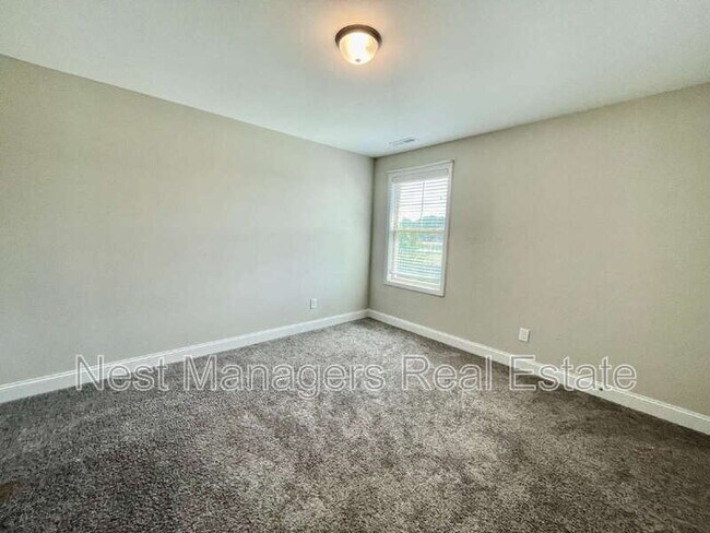 Building Photo - 5344 Debut Ave