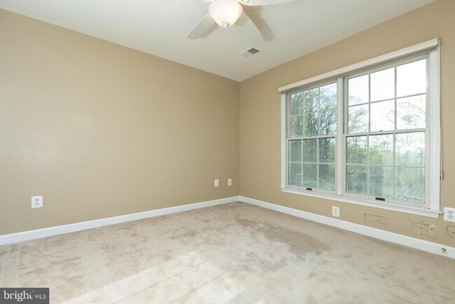 Building Photo - 13576 Highland Rd