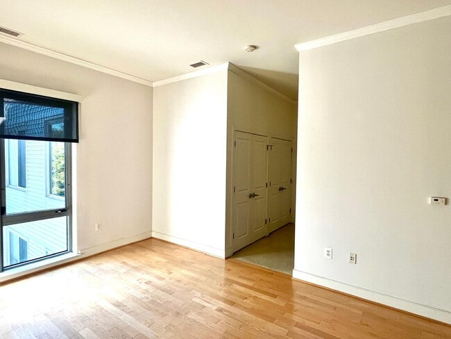 Building Photo - 4101 Albemarle St NW