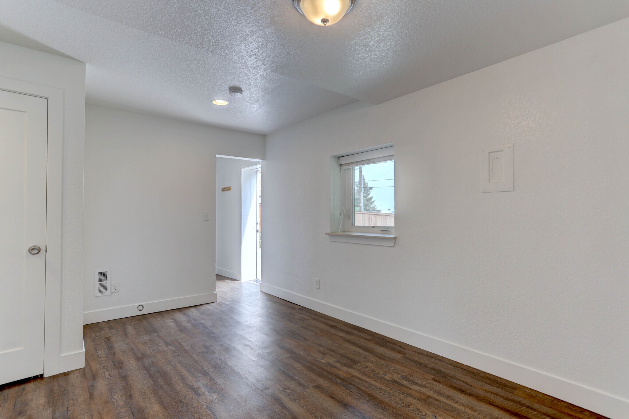 Building Photo - 740 19th St