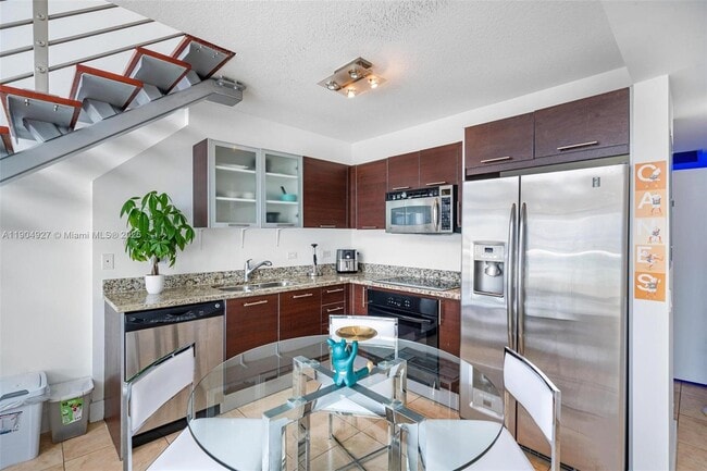 Building Photo - 41 SE 5th St