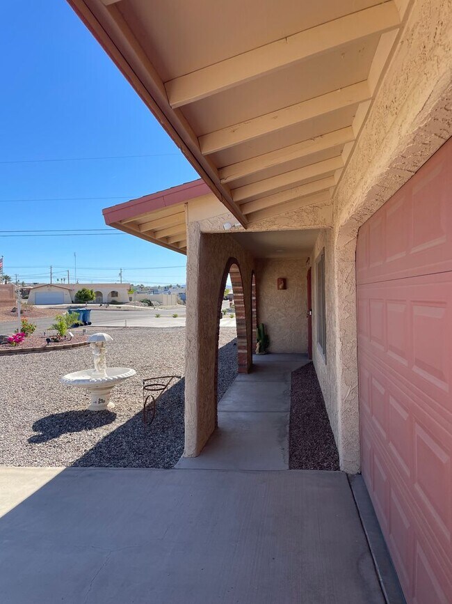 Building Photo - OWNER'S SUMMER SPECIAL-$300 OFF first 3 months! Sparkling Pool Home!