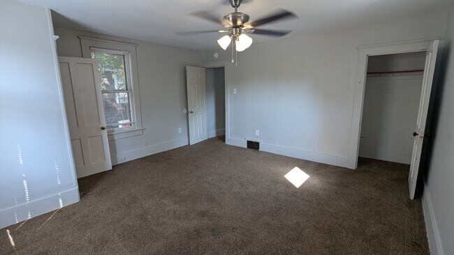 Building Photo - Come live in a charming 3-bedroom house in...