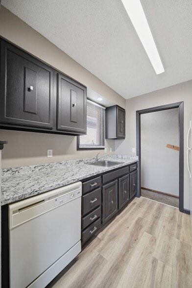 Building Photo - 2830 S 13th St