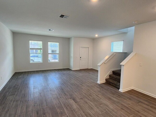 Building Photo - 4-Bed, 3-Bath Haven on Parable Way, Winter Garden!"