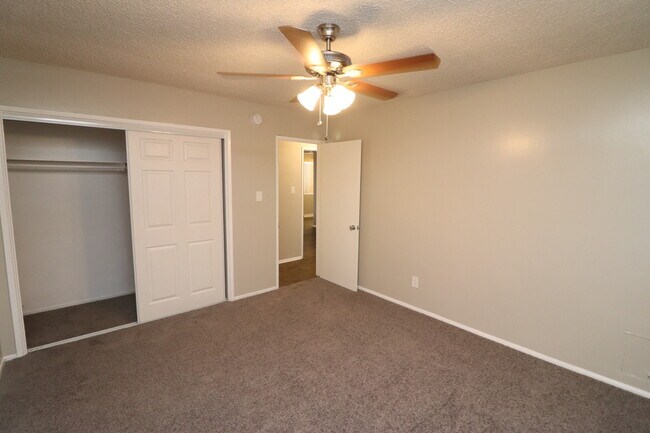 Floorplan - 704 40th Street