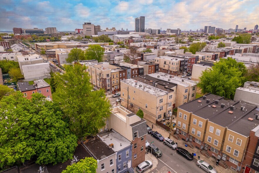 Building Photo - 2001 N Cleveland St