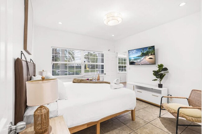 Building Photo - 19720 NE 26th Ave