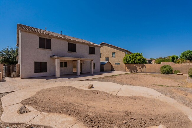 Building Photo - Spacious and Inviting 3-Bedroom Home Near ...