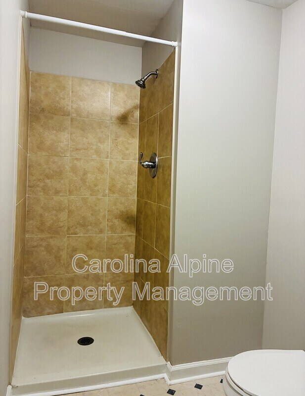 Building Photo - 111 W Robinson St