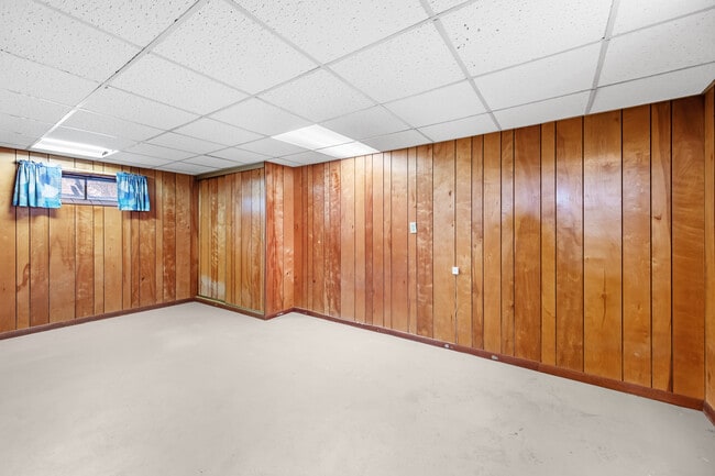 Building Photo - Ward Road SFH