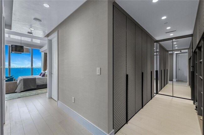 Building Photo - 17975 Collins Ave