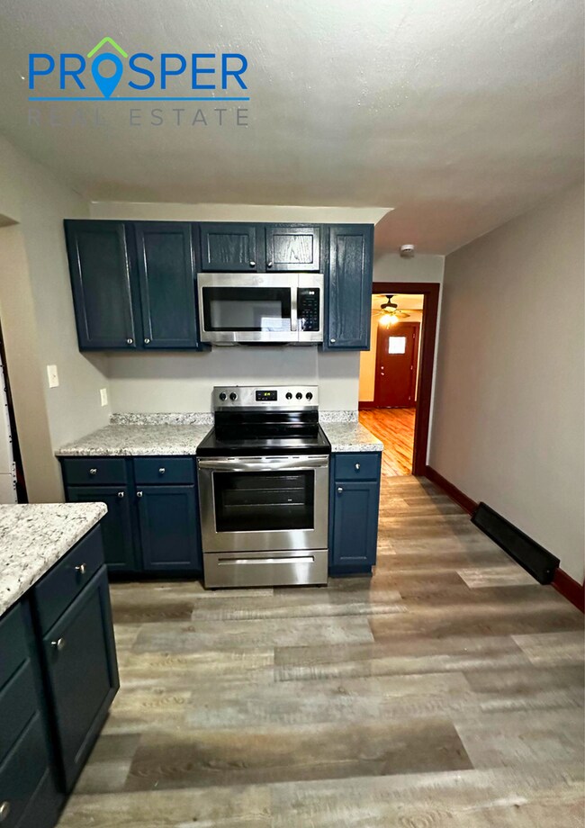 Building Photo - OM1104