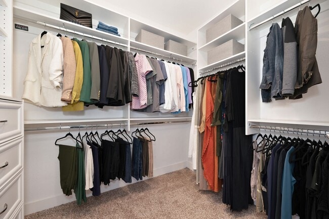 Building Photo - 3 bedroom | 2.5 bathroom | Crocker Village Brownstone