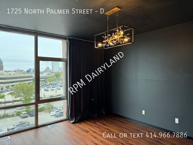 Building Photo - 1725 N Palmer St