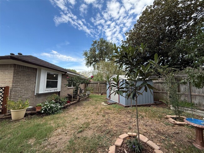 Primary Photo - 20807 Union Park Dr