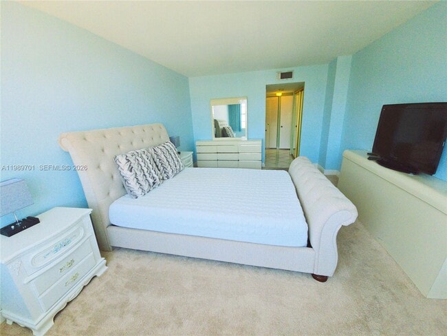 Building Photo - 2851 NE 183rd St