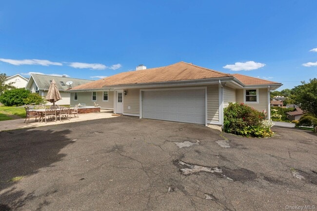 Building Photo - 46 Sylvan Rd