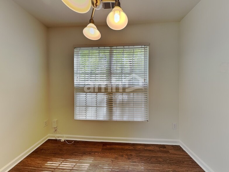 Building Photo - 2002 Gushing Dr