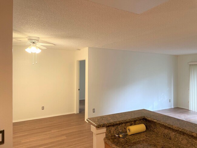 Building Photo - Luxury Living at The Estates Condominium Complex – 2 Bedroom, 2 Bathroom