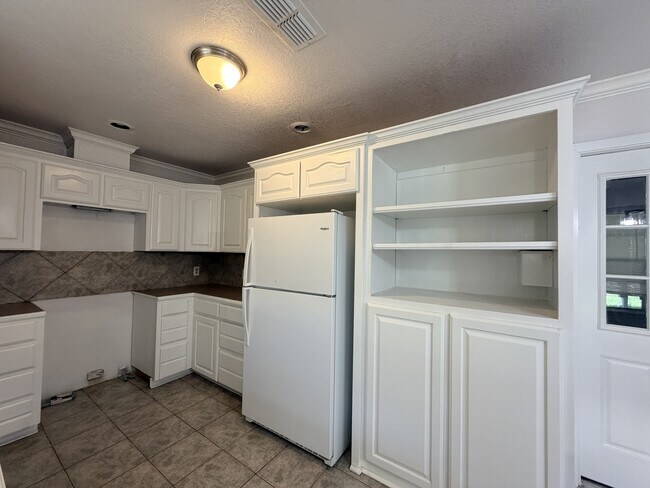 Building Photo - 7326 New Brunswick Dr