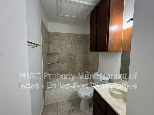 Building Photo - 901 S Mesquite St