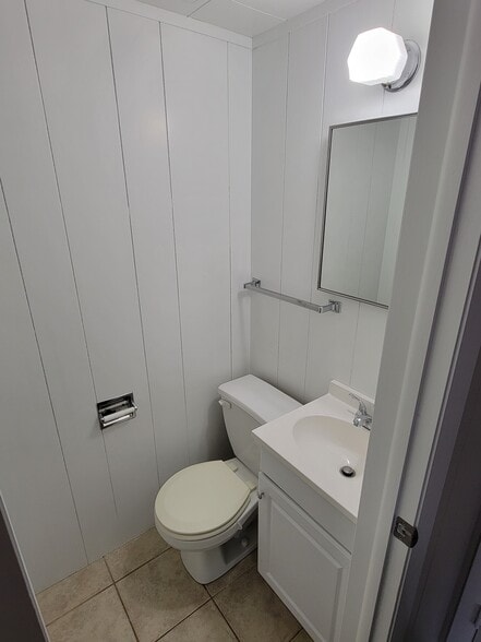 2nd bedroom bathroom - 308 Lewis St S