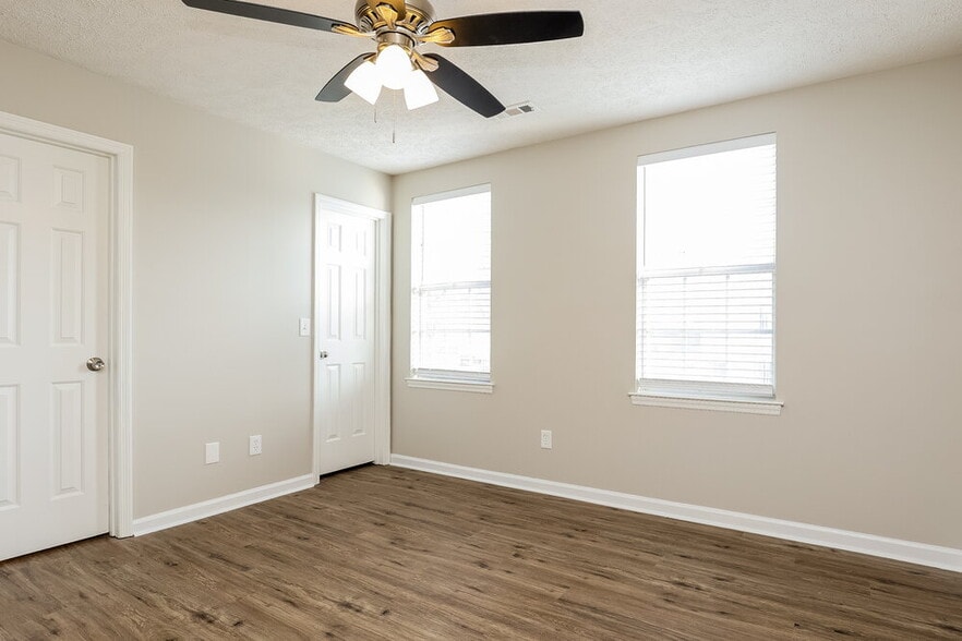 Building Photo - 104 River Bend Rd