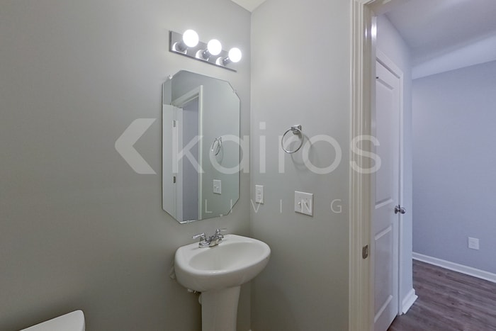 Building Photo - 2639 Provence Dr SE