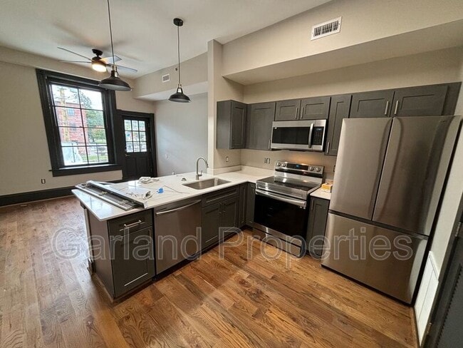 Building Photo - 73 W Main St