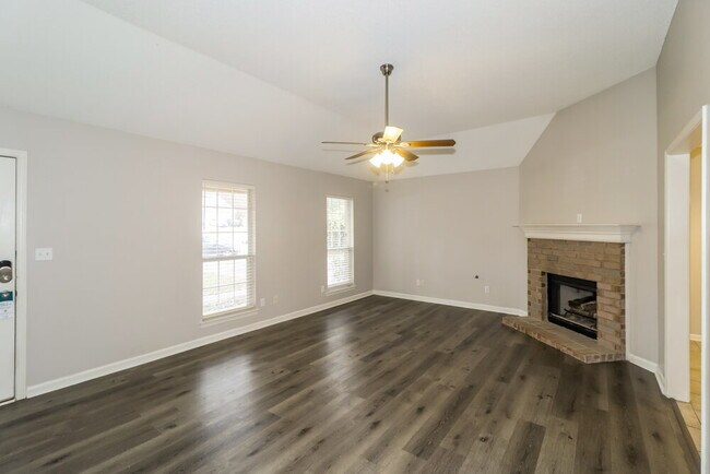 Building Photo - 5808 Shiloah Cove S