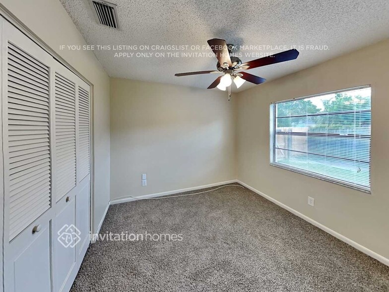 Building Photo - 10416 Deepbrook Dr