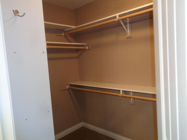 Building Photo - 2702 Comstock Dr
