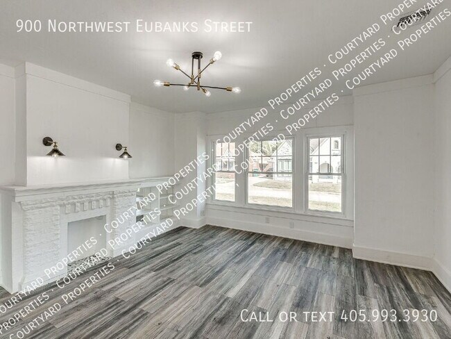 Building Photo - 900 NW Eubanks St