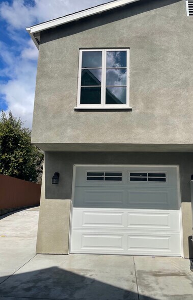 Garage - 2334 Del Mar Rd