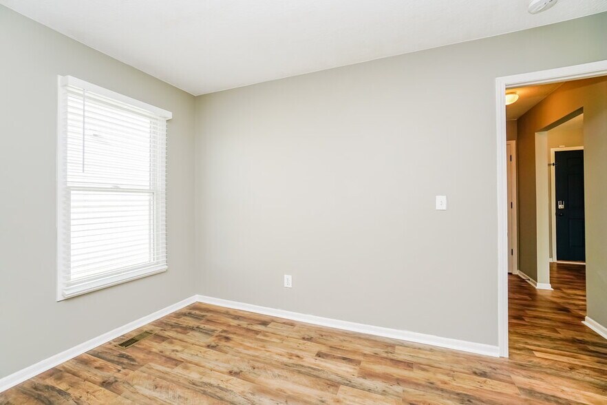 Building Photo - 2627 Winningwillow Dr