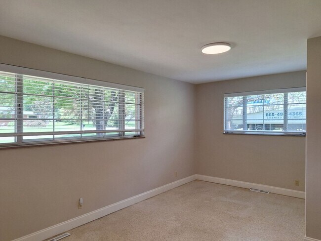 Building Photo - 6826 Dorchester Dr NW