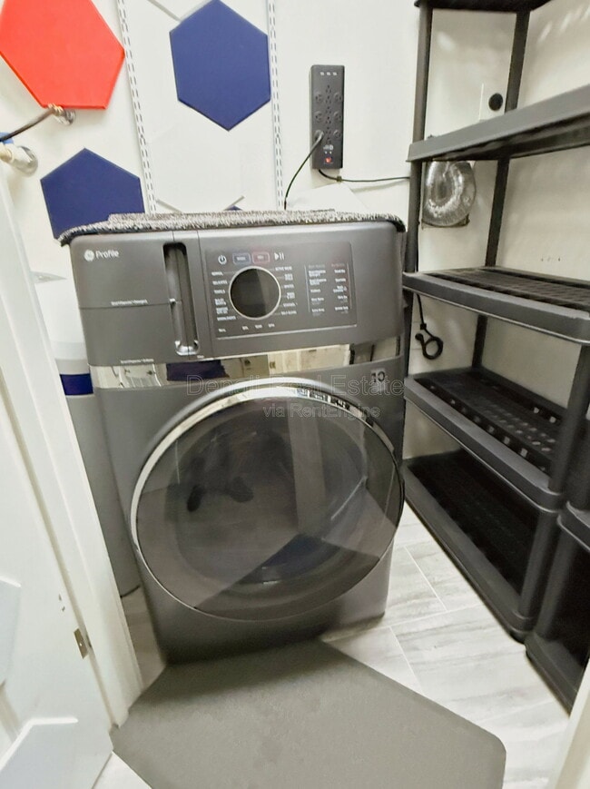 Building Photo - 2511 W Queen Creek Rd