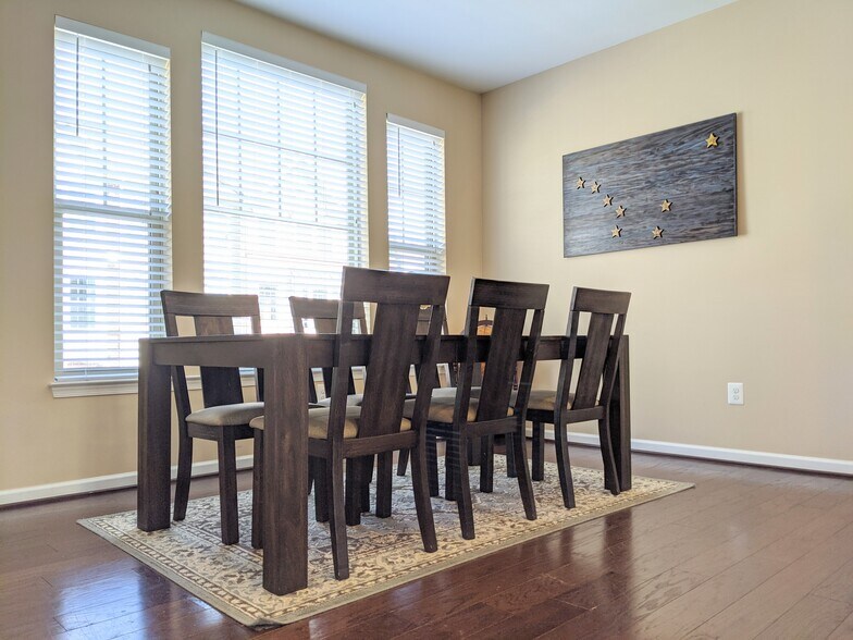 Building Photo - 2611 Bradish Ln